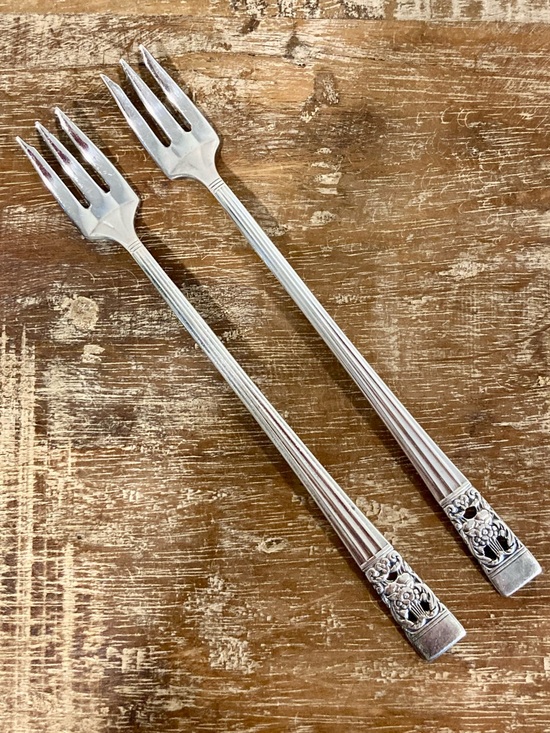 Oneida Other - 2 Oneida Community Coronation Silver Plated Silver Seafood Cocktail Forks